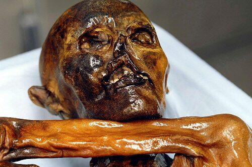 Die Gletschermumie "Ötzi", der Mann vom Hauslabjoch.