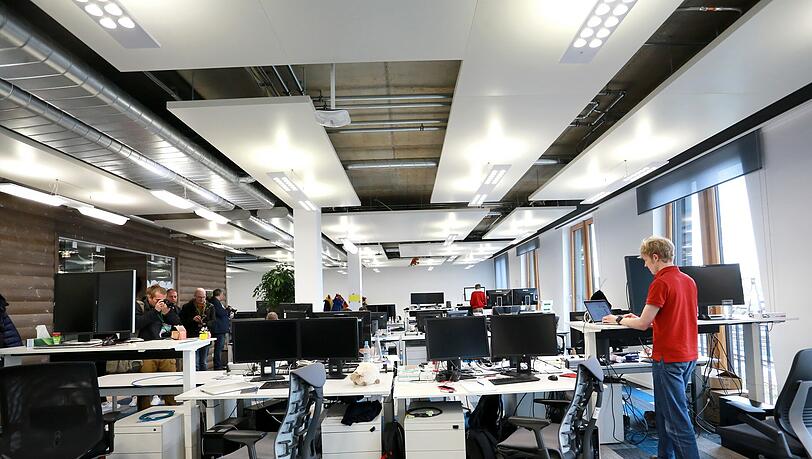 Gearbeitet wird bei Google natürlich auch: So sehen die Büros im neuen Entwicklungszentrum aus. Gearbeitet wird bei Google natürlich auch: So sehen die Büros im neuen Entwicklungszentrum aus.