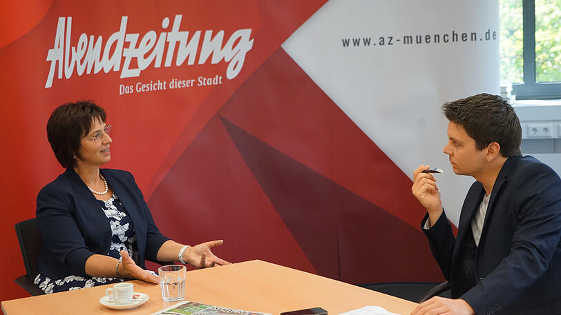 Ulrike Müller im Gespräch mit AZ-Redakteur Otto Zellmer.
