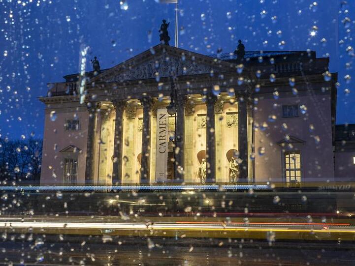 Staatsoper Unter den Linden: Zur Eindämmung des Coronavirus werden alle geplanten Veranstaltungen in den großen Sälen der staatlichen Theater, Opern- und Konzerthäuser in Berlin abgesagt.
