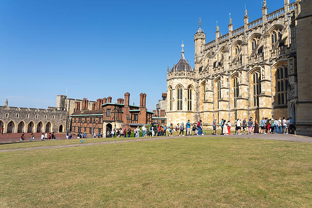 Dass Queen Elizabeth II. in der St. George's Chapel in Windsor beigesetzt wurde, stand bislang au&szlig;er Frage. Die AZ ist nun den verr&uuml;ckten Malta-Ger&uuml;chten auf den Grund gegangen.