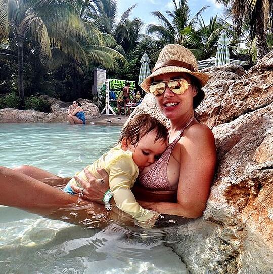Brust raus: Tamara Ecclestone postet immer wieder Fotos auf Instagram, auf denen sie stillt.
