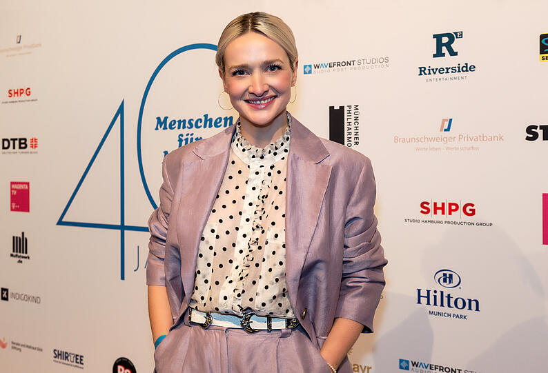Ariane Alter, Journalistin und Influencerin, übernahm am Galaabend den Instragram-
Account der Stiftung Menschen für Menschen und berichtete live aus der Muffathalle
und den Backstage-Bereichen.