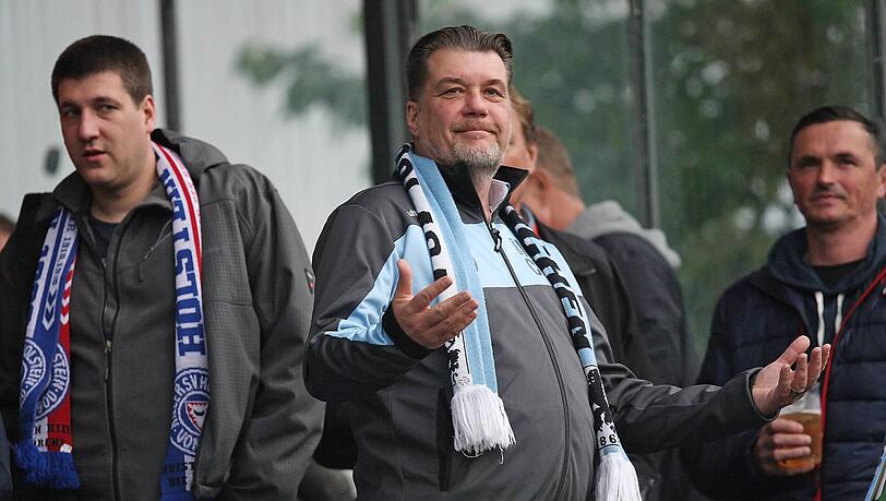 Findet klare Worte für die Führung des TSV 1860: Ex-Präsident Gerhard Mayrhofer. Findet klare Worte für die Führung des TSV 1860: Ex-Präsident Gerhard Mayrhofer.