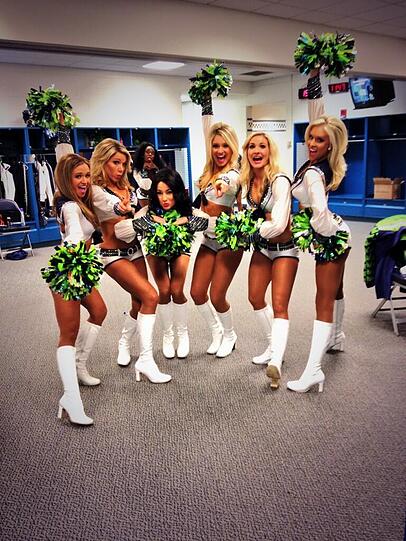Die Cheerleader der Seattle Seahawks. Sehen Sie in der Galerie weitere sexy Cheerleader der NFL.