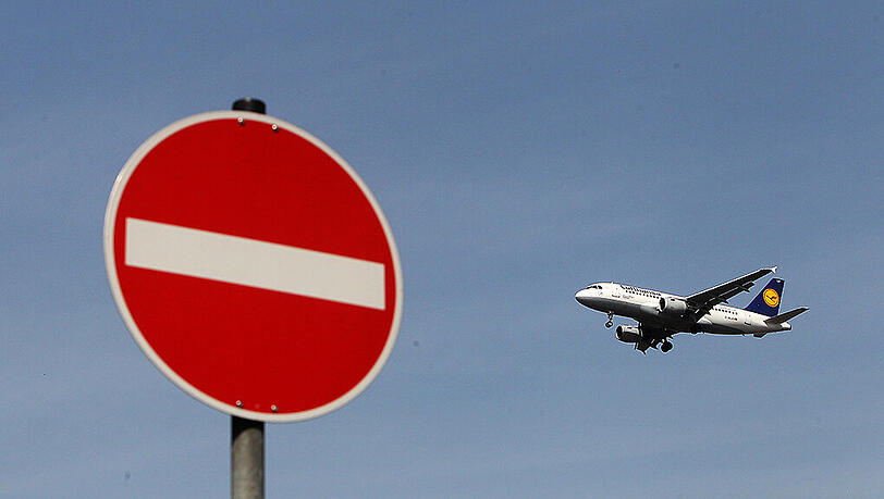 Neue Runde im Tarifstreit: In Frankfurt legen am Dienstag die Lufthansa-Piloten die Arbeit nieder. Neue Runde im Tarifstreit: In Frankfurt legen am Dienstag die Lufthansa-Piloten die Arbeit nieder.