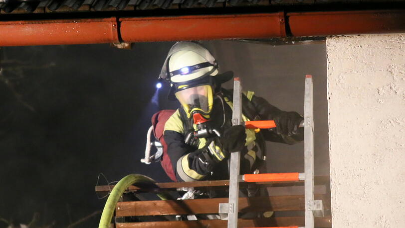 Das Haus in Pittenhart stand in den Abendstunden im Flammen. Das Haus in Pittenhart stand in den Abendstunden im Flammen.