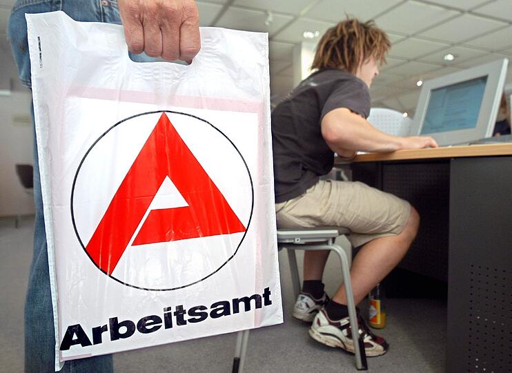 Im Vergleich zum Vormonat Mai ist die Zahl der Arbeitslosen in Bayern zurückgegangen.