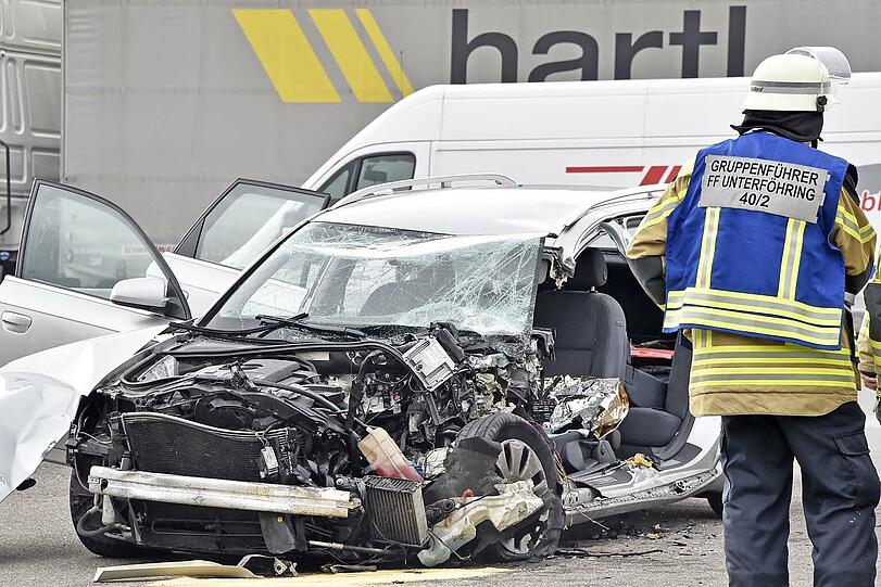 Nach dem schweren Unfall war die A99 zwischen Haar und dem Kreuz München-Nord für mehrere Stunden gesperrt.