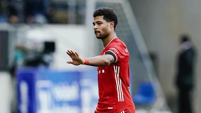 Bei Bayerns Serge Gnabry sind zwei Corona-Tests negativ ausgefallen.