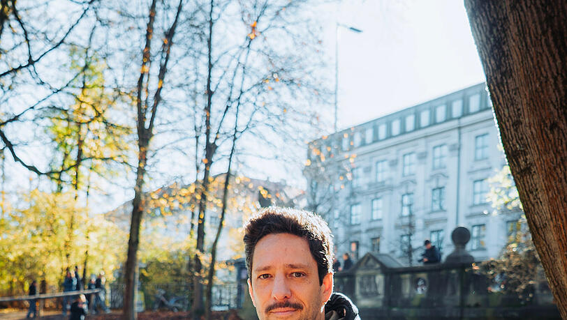 Alexander Neumann von der Interessengemeinschaft Surfen in München. Alexander Neumann von der Interessengemeinschaft Surfen in München.