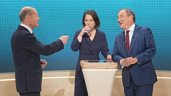 Kanzlerkandidat Olaf Scholz (SPD), Kanzlerkandidatin Annalena Baerbock (Bündnis90/Die Grünen) und Kanzlerkandidat Armin Laschet (CDU - von links) nach dem Triell.
