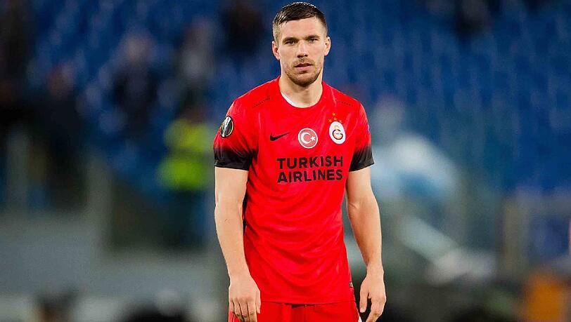 Spielt seit Sommer 2015 für Galatasaray Istanbul: Lukas Podolski. Spielt seit Sommer 2015 für Galatasaray Istanbul: Lukas Podolski.