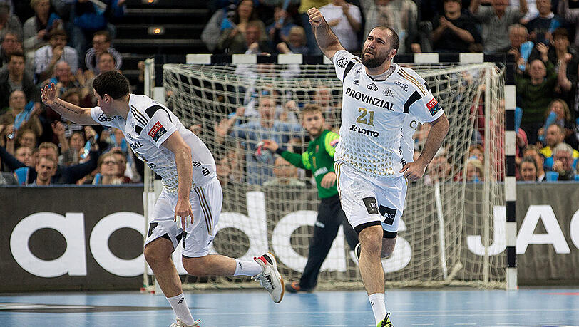 Demonstration der Stärke: Rekordmeister Kiel siegte am Ende mit 5 Toren Vorsprung. Demonstration der Stärke: Rekordmeister Kiel siegte am Ende mit 5 Toren Vorsprung.