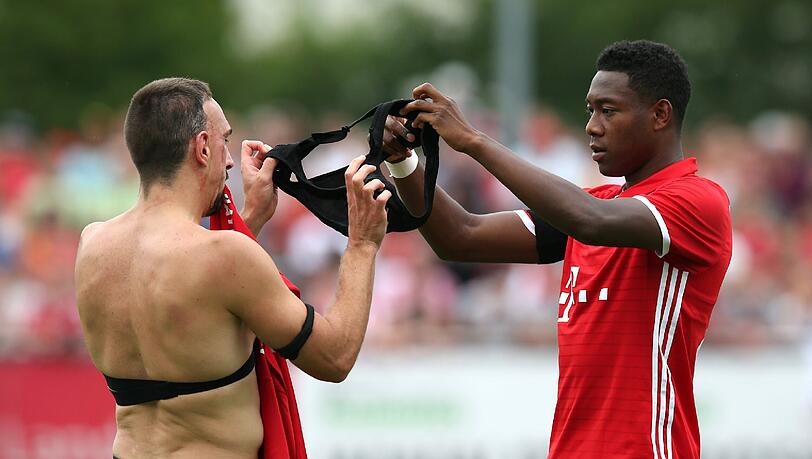 Sind schockiert über den Amoklauf in München: Franck Ribéry (l.) und David Alaba. Sind schockiert über den Amoklauf in München: Franck Ribéry (l.) und David Alaba.