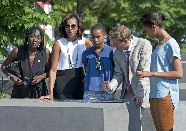 Michelle Obama und ihre Töchter unterwegs in Berlin. Die Bilder.