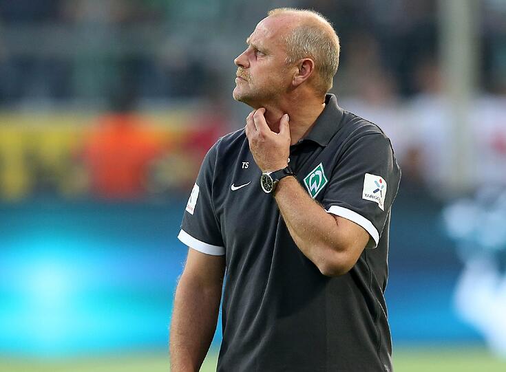 Werder Bremen liegt mit respektablen Abstand auf den FC Bayern auf Rang zwei  - mit 2204 Punkten. 740 Bundesliga-Siege stehen bei den Hanseaten zu Buche. Die 1000'er Marke ist also noch in weiter ferne. Ihre letzte Meisterschaft liegt auch schon ein Weilchen zurück: 2004 unter dem Trainer Thomas Schaaf.