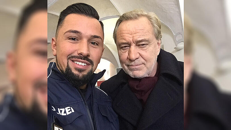 Dritt-Job Komparse: Derya Mirzaoglu (l.) am Filmset mit Soko-München-Darsteller Gerd Silberbauer.