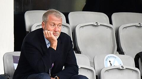 Großbritannien hat Sanktionen gegen Chelsea-Inhaber Roman Abramowitsch verhängt.
