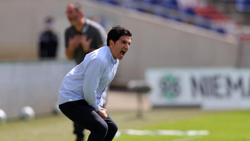 Angesäuert: 96-Coach Kenan Kocak. Angesäuert: 96-Coach Kenan Kocak.