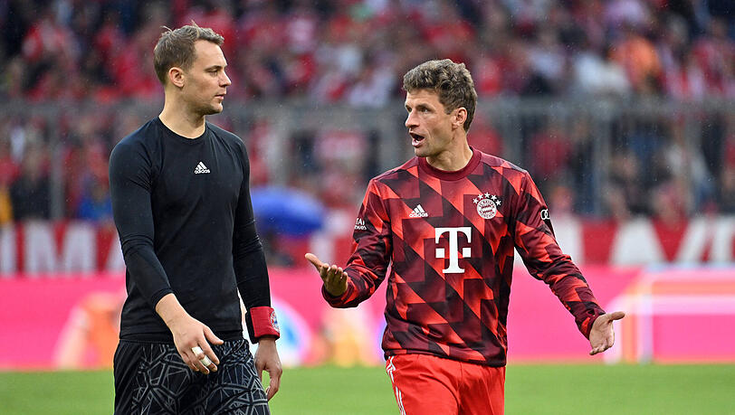 Endlich bald wieder auf dem Spielfeld: Die Führungsspieler Manuel Neuer (l.) und Thomas Müller. (Archivbild)