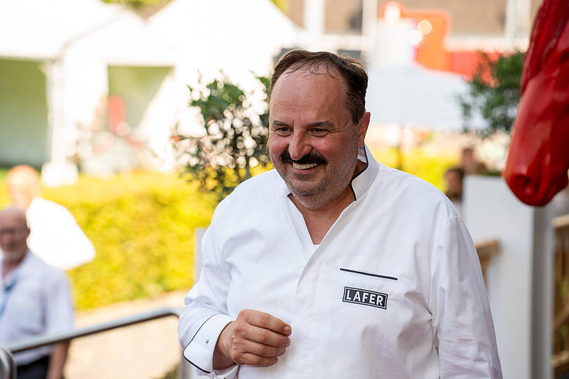 Johann Lafer stammt aus der Steiermark. Er ist auf einem Bauernhof aufgewachsen. Schnitzel gab es in seiner Kindheit nur zu besonderen Anl&auml;ssen.