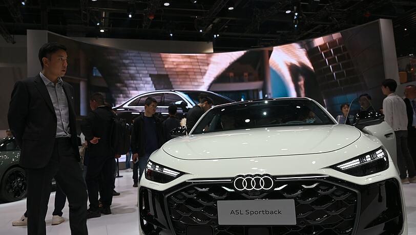 Verband sieht negative Auswirkungen durch Luxussteuer für deutsche Autobauer in China. (Archivbild) Verband sieht negative Auswirkungen durch Luxussteuer für deutsche Autobauer in China. (Archivbild)