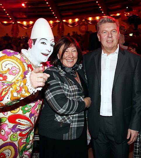 Zirkus-Fan: OB-Kandidat Dieter Reiter mit Ehefrau Petra.