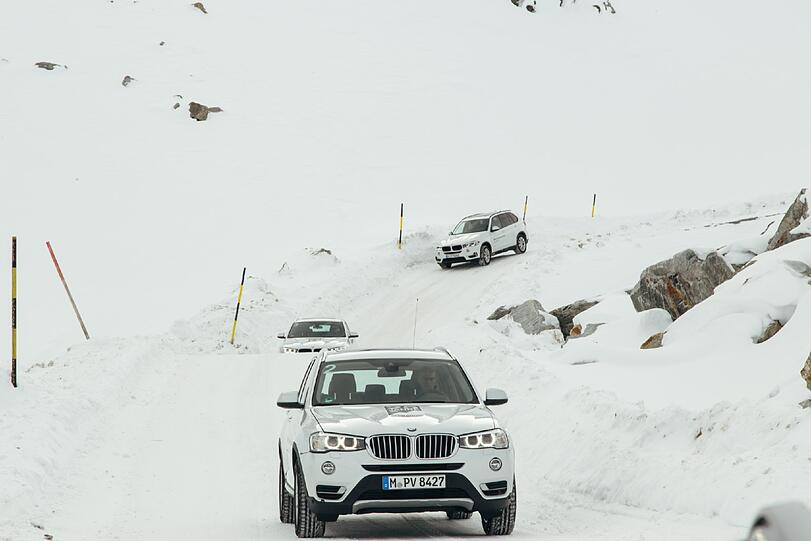 Rutschige Angelegenheit: Bei der Driving Experience von BMW am Gletscher bei Sölden geht es darum, das Fahrzeug mit und ohne elektronische Helfer im Griff zu haben.
