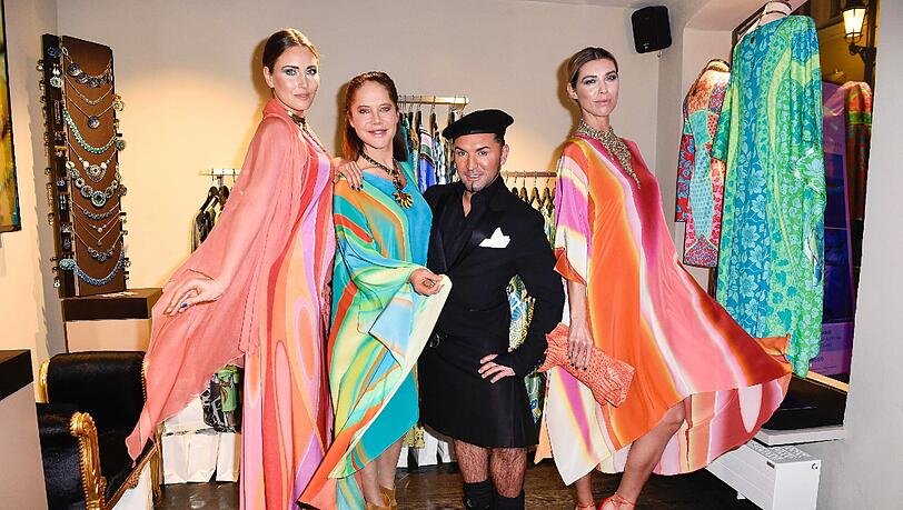 Doreen Dietel (2.v.l.) und Marcus Heinzelmann mit zwei Models Doreen Dietel (2.v.l.) und Marcus Heinzelmann mit zwei Models