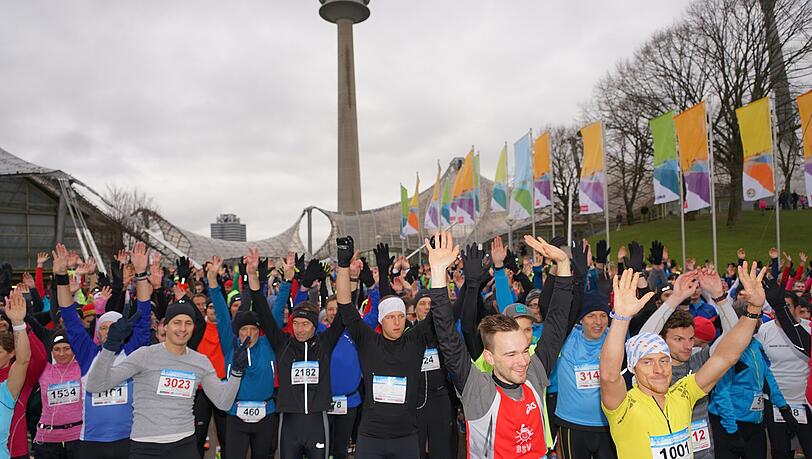 Ambitionierte Profis und Freizeitsportler absolvierten am Samstag zum Abschluss der Winterlaufserie 20 km im Olympiapark. Hier sehen Sie alle Bilder. Ambitionierte Profis und Freizeitsportler absolvierten am Samstag zum Abschluss der Winterlaufserie 20 km im Olympiapark. Hier sehen Sie alle Bilder.
