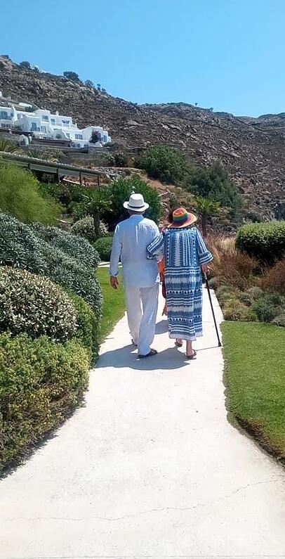 Sommerliche Auszeit: das Ehepaar Ude auf Mykonos, 2022. Sommerliche Auszeit: das Ehepaar Ude auf Mykonos, 2022.