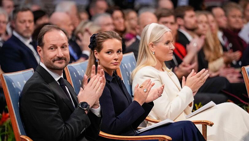M&ouml;chten bei Mette-Marit (rechts) sein: Kronprinz Haakon und Prinzessin Ingrid Alexandra (Mitte). (Archivbild)
