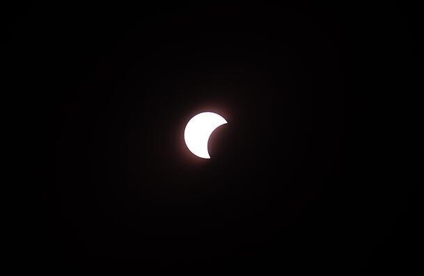 Die partielle Sonnenfinsternis ist vom M&uuml;nchner Olympiapark aus zu sehen.