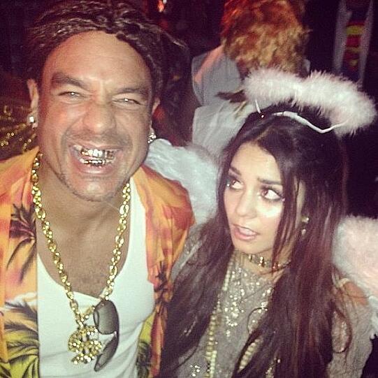 Vanessa Hudgens mit plüschigem Heiligenschein. So ein Engel.