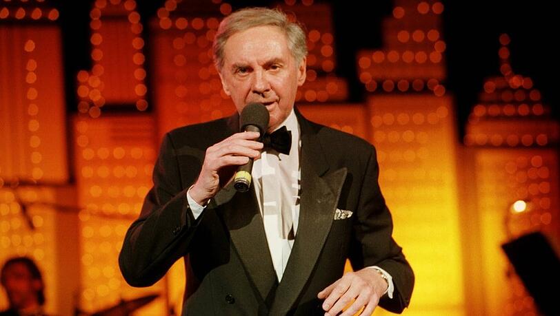 Nie ohne Smoking und Fliege auf der Bühne: Star-Entertainer Harald Juhnke.