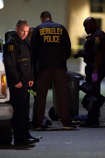 Bei einer Party in der kalifornischen Uni-Stadt Berkeley bricht ein Balkon ab. Sechs Studenten kommen dabei ums Leben.