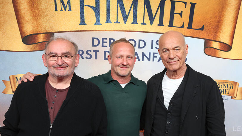Sigi Zimmerschied (von links), Maximilian Brückner und Heiner Lauterbach vor der Premiere der Komödie "Ein Münchner im Himmel - Der Tod ist erst der Anfang" im Mathäser Filmpalast. Sigi Zimmerschied (von links), Maximilian Brückner und Heiner Lauterbach vor der Premiere der Komödie "Ein Münchner im Himmel - Der Tod ist erst der Anfang" im Mathäser Filmpalast.