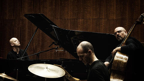Stefano Battaglia (li.), Roberto Dani und Salvatore Maiore.