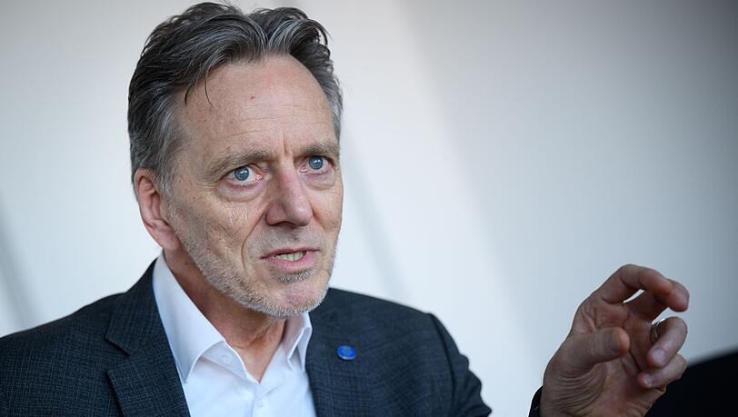 BKA-Pr&auml;sident Holger M&uuml;nch ist offen f&uuml;r die Debatte &uuml;ber ein Social-Media-Verbot. (Archivbild)