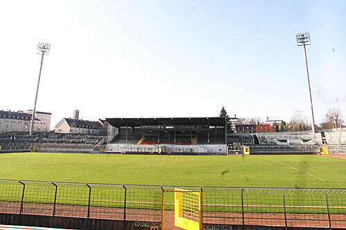 Das Grünwalder Stadion. Zum 100. Geburtstag 2011 haben die Freunde des Sechz&#039;ger Stadions e.V. einen Kalender entworfen. Wir blättern durch ...