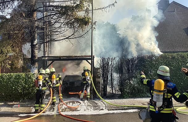 Nach knapp zwei Stunden war der Einsatz für rund 35 Kräfte der Münchner Feuerwehr beendet.