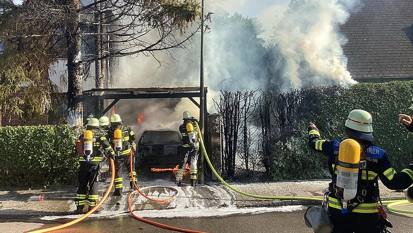 Nach knapp zwei Stunden war der Einsatz für rund 35 Kräfte der Münchner Feuerwehr beendet. Nach knapp zwei Stunden war der Einsatz für rund 35 Kräfte der Münchner Feuerwehr beendet.