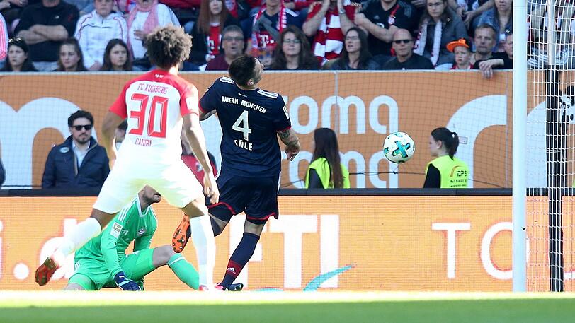 Niklas Süle, Note 3. Ersetzte Mats Hummels als Partner von Boateng in der Innenverteidigung. Bei seinem Eigentor zum 0:1 spielte er dann im Zusammenwirken mit Ulreich Flipper - eine unglückliche Aktion. Danach mit einer ordentlichen Vorstellung.