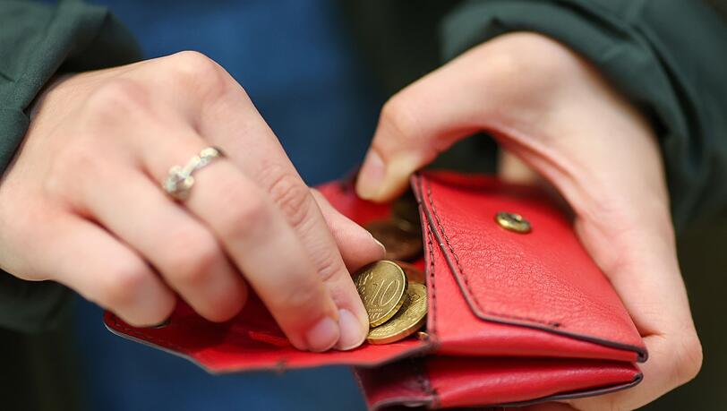 Gestiegene Preise belasten die Budgets der Menschen (Archivbild) Gestiegene Preise belasten die Budgets der Menschen (Archivbild)