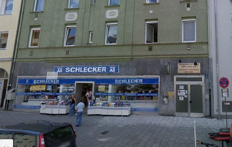 Hans-Mielich-Straße: Statt Schlecker und Taekwondo-Club ist hier nun eine Kita. Auf Street View findet man auch Plus und Tengelmann-Filialen.
