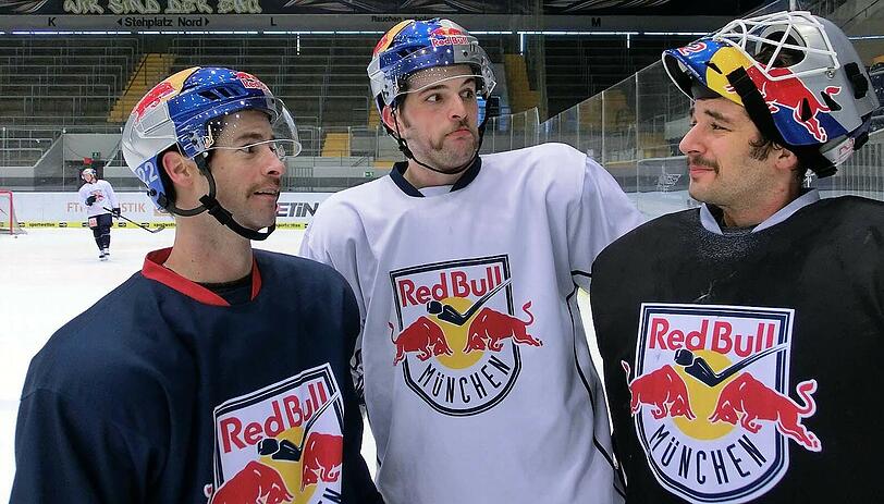 Die EHC-Stars Darren Haydar, Nick Palmieri und Jochen Reimer (v.l.) haen sich für die Movember-Aktion Schnurrbärte wachsen lassen.