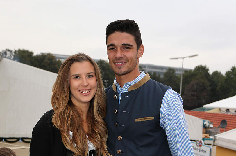 Die Hochzeitsglocken haben geläutet: Kapitän Christopher Schindler und seine Frau Paulina haben sich nach der standesamtlichen Hochzeit im letzten Jahr nun auch kirchlich getraut. Auch Vizekapitän Daniel Adlung hat in der Sommerpause geheiratet (siehe im Text!).