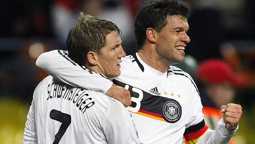 Michael Ballack hat gemeinsam mit Bastian Schweinsteiger beim FC Bayern und im DFB-Team gespielt. Michael Ballack hat gemeinsam mit Bastian Schweinsteiger beim FC Bayern und im DFB-Team gespielt.