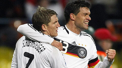 Michael Ballack hat gemeinsam mit Bastian Schweinsteiger beim FC Bayern und im DFB-Team gespielt.
